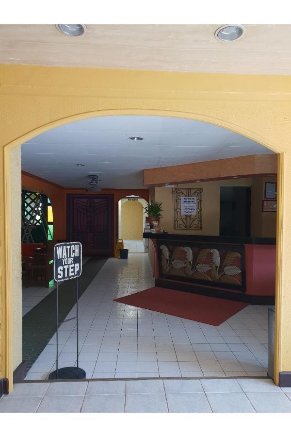 Saltimboca Tourist In Hotel Bacolod Bagian luar foto