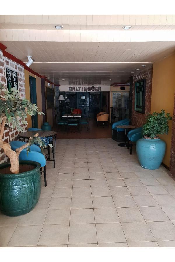 Saltimboca Tourist In Hotel Bacolod Bagian luar foto