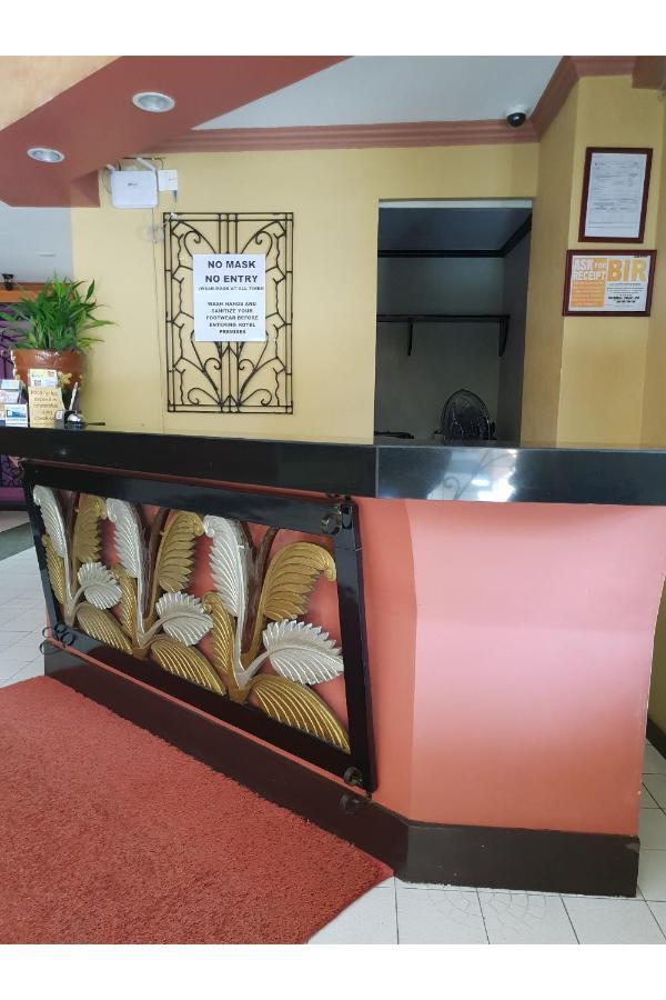 Saltimboca Tourist In Hotel Bacolod Bagian luar foto