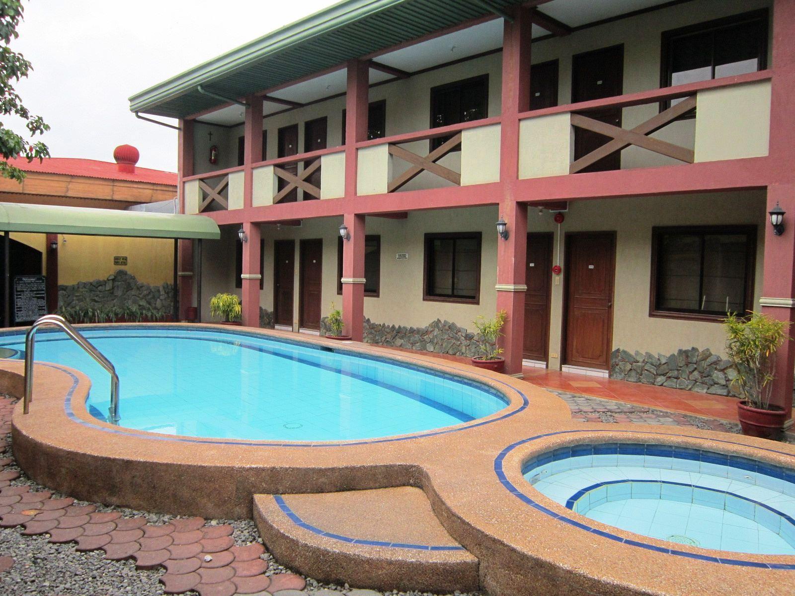 Saltimboca Tourist In Hotel Bacolod Bagian luar foto