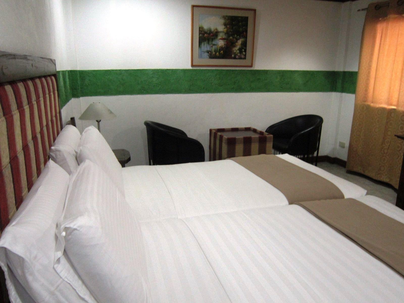 Saltimboca Tourist In Hotel Bacolod Bagian luar foto
